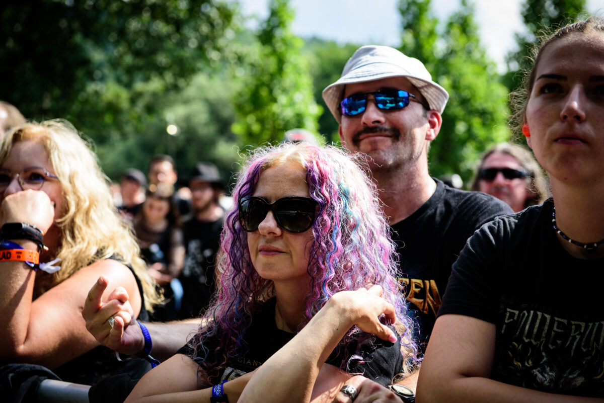 Fans 18