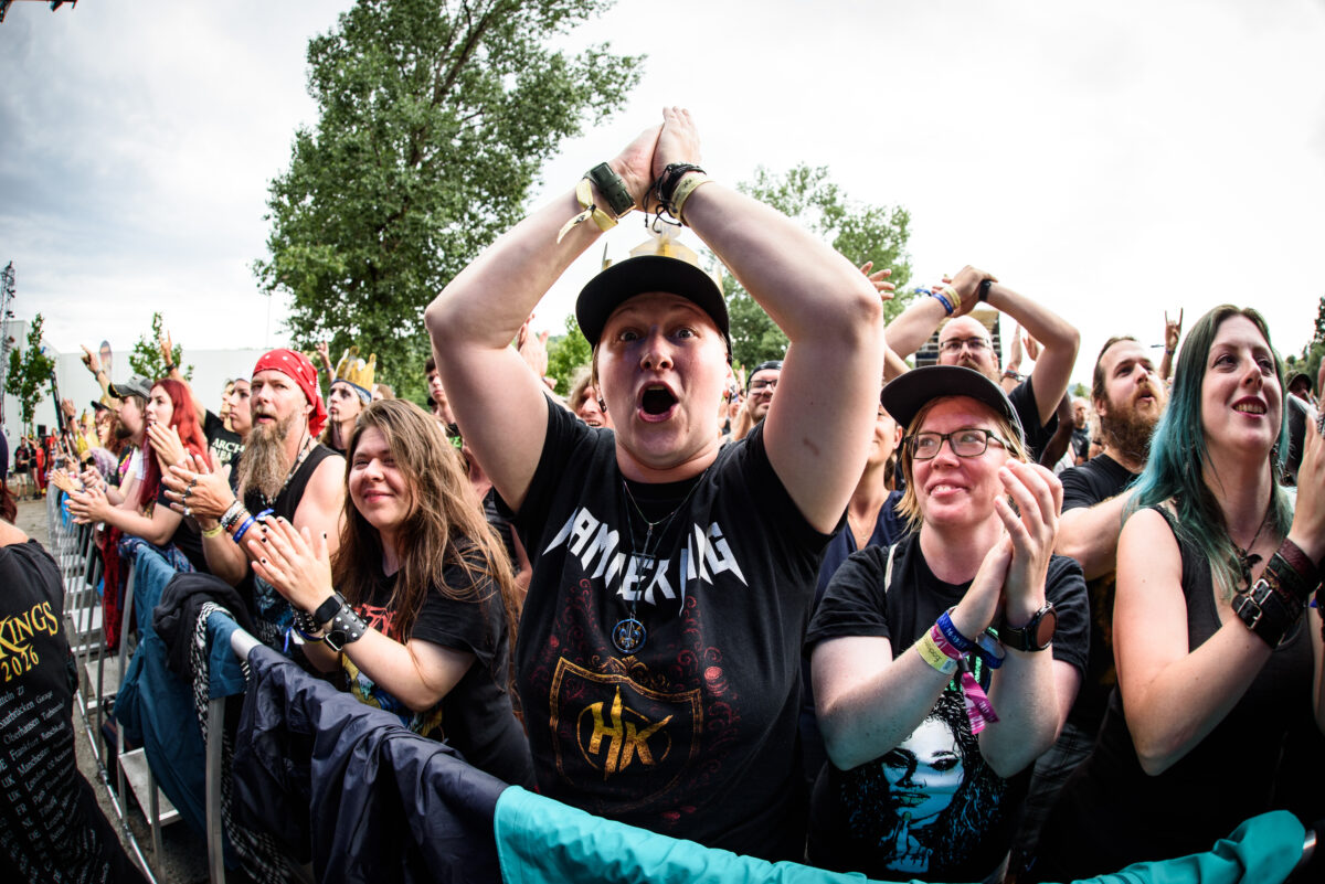 Fans 27 1