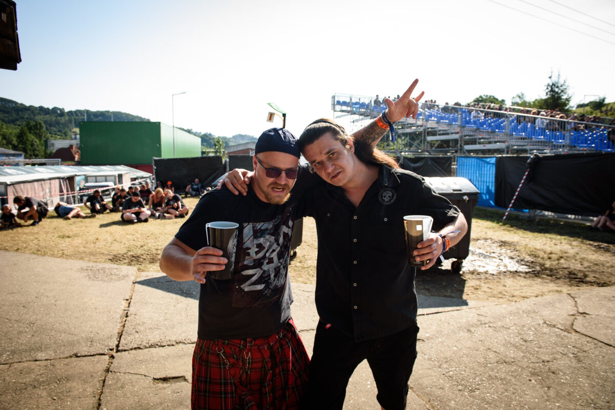 Fans 38